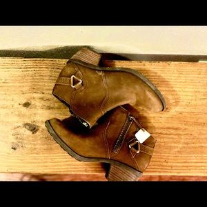 Brow Chelsea Teva Boots ❤️🖤